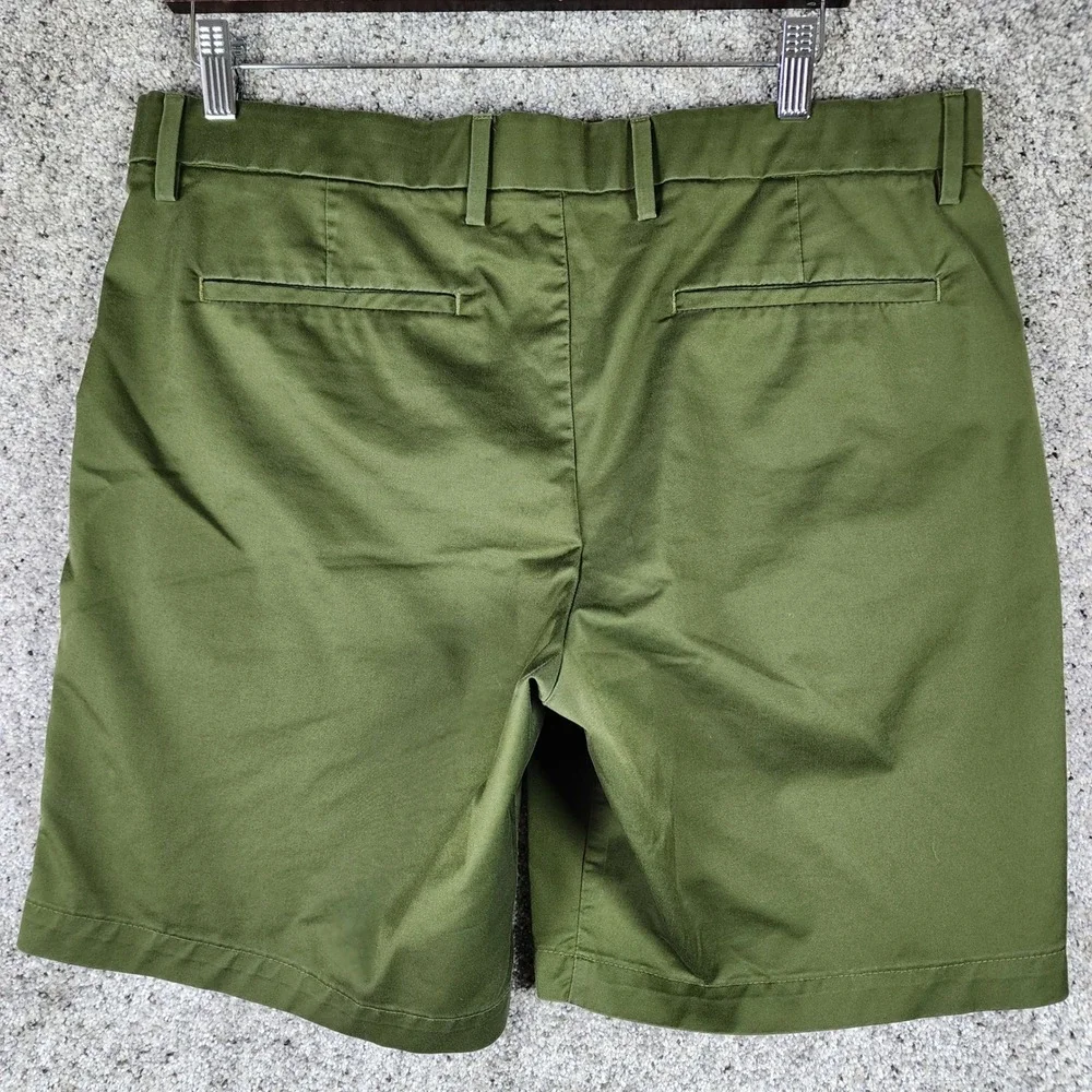 Banana Republic Core Temp Shorts Mens 35 Chino 9 Inch Bright Moss Excellent